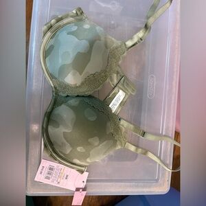 Wild Fable Olive Camo Lace Trim Bra, underwire, passes, push up